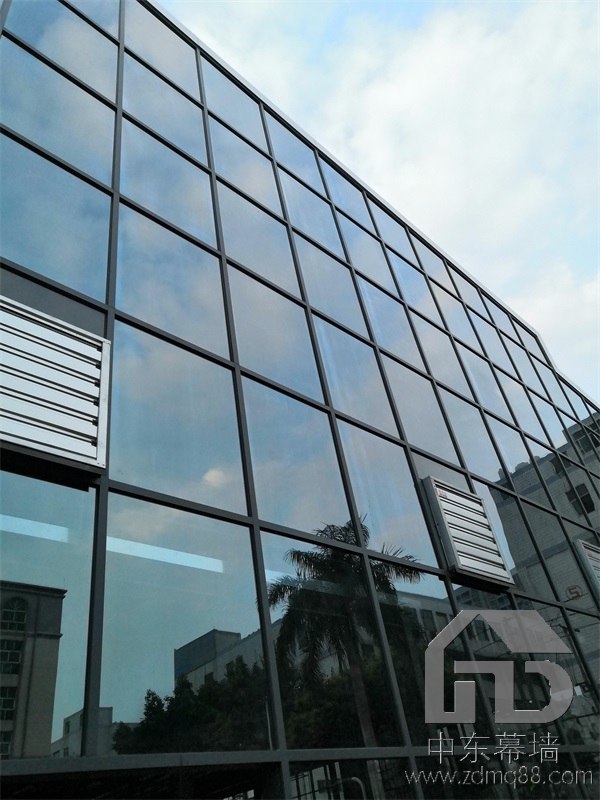 深圳鋼化中空玻璃幕墻價(jià)格是多少？
