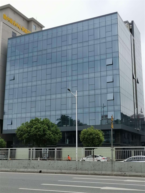 給粗野主義建筑“澆”上玻璃幕墻，看曼哈頓舊倉庫如何涅槃重生